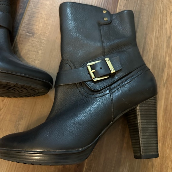 Clarks Lida Sayer Size 10 Black Genuine, Pebble Leather Ankle Boot, Barely Used - Picture 8 of 16